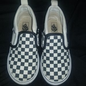 Kids size 9 Vans slides